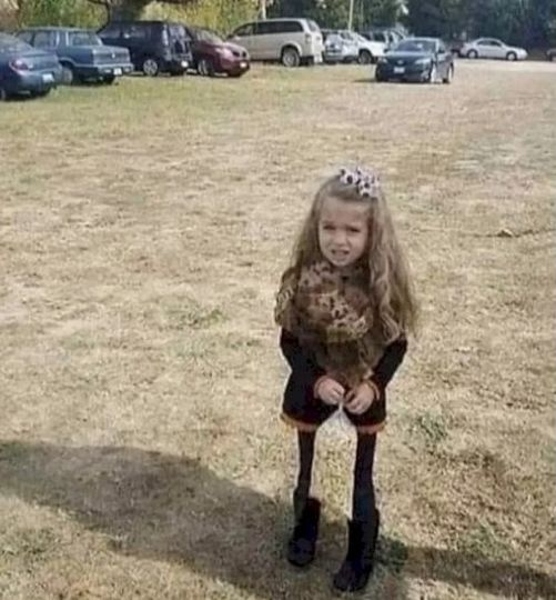 Photo Of Little Girl Shared Online Leaves People Worried And Confused.