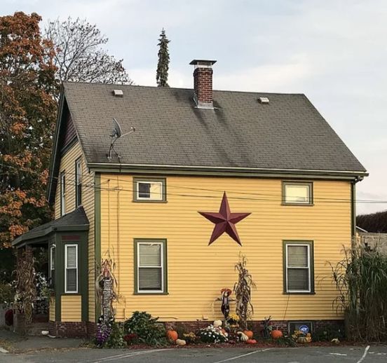 If You Spot A Home With A Star On It, Here’s What It Means.