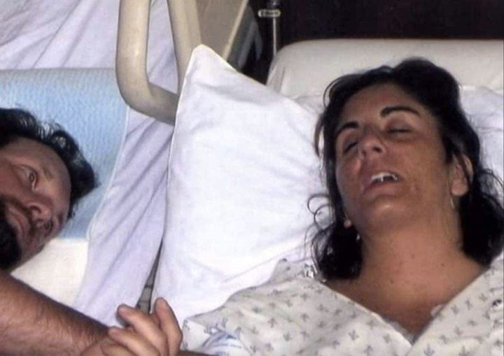 Man says goodbye to his wife as they took her off life support, but then she utters 5 words and says ‘get me out of here’.