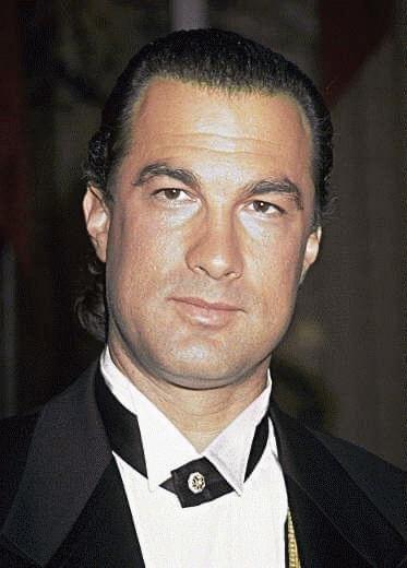 Steven Seagal turned 72 😍 Try not to smile when you see him now.