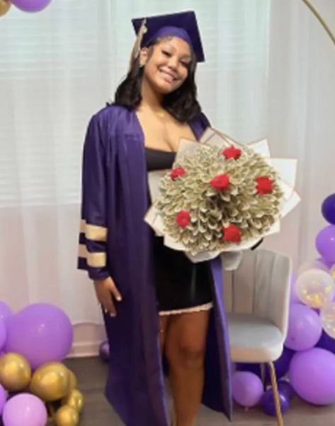 Georgia teen dies after walking across the stage at her high school graduation 😭😭 “I just want to graduate, I want to walk.”