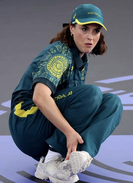 Olympics fans have cringed at this Australian breakdancer’s routine… But now her background has been exposed and it’s caused a LOT of controversy.