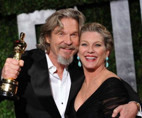 Jeff Bridges, 74, and his wife Susan celebrated their 48th wedding anniversary this year, and finally revealed their surprising secret to a long lasting marriage!