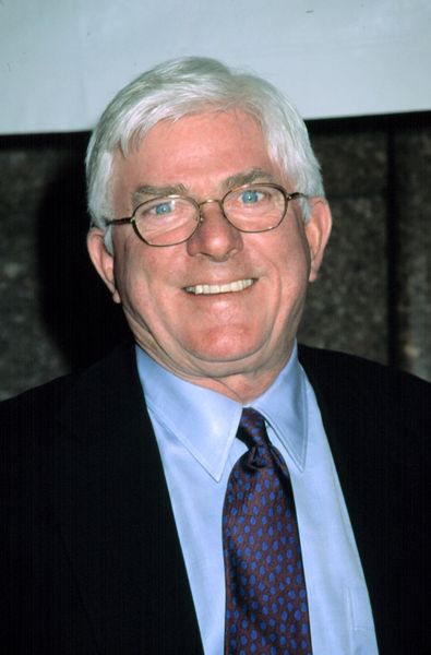 SAD NEWS: Phil Donahue, the influential daytime talk show host, has died. 😢💔 Please keep his wife Marlo Thomas and his family in your prayers.