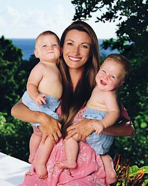 Jane Seymour shows off her twin sons, who have now grown into “handsome men” ❤️ Wait till you see them today.