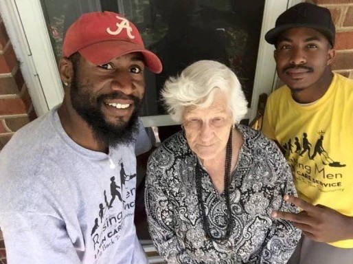 Two guys keep an eye on 93-year-old – when she leaves home, they get to work