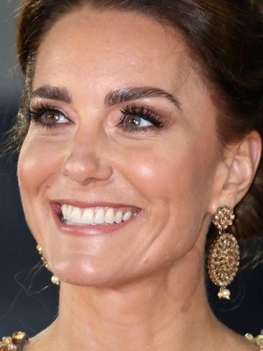 Kate Middleton’s new photos scared her fans!😱She is so thin and exhausted.