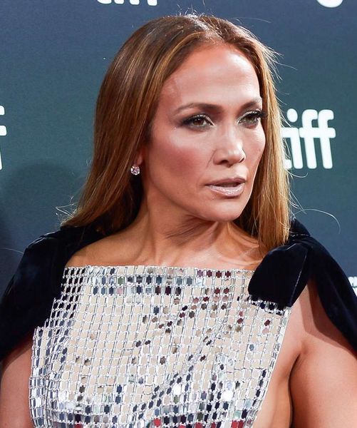 Sехy than ever!🔥😳In a sparkling dress and without underwear: Jennifer Lopez made her first public appearance since announcing her divorce.