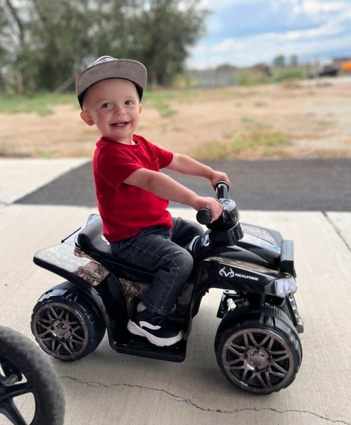 Beloved rodeo star’s 3-year-old son has tragically passed away 💔 Rest in peace, little one.