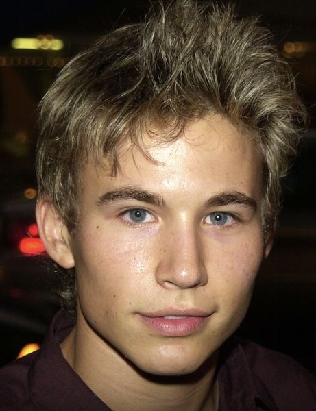 This teen heartthrob deemed as gay basically vanished after “Home Improvement” 😲 Well, after all these years he’s finally surfaced again, and users say he’s barely recognizable… “My goodness, he looks so different”.