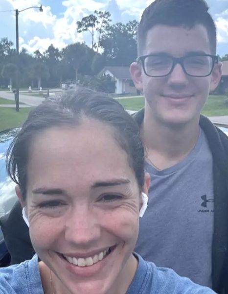 Mom shares eerie final photo before being stabbed to death by 17-year-old son 😳 Now people have spotted the bone-chilling detail.