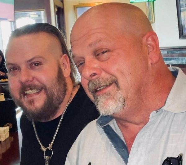 Sending our prayers to “Pawn Stars” TV personality Rick Harrison 😥 We can’t stop crying.