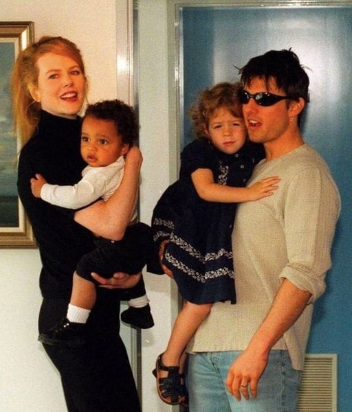 30 years ago Kidman and Cruise adopted two kids but the actress forgot about them shortly after their divorce.💔😦For the first time in two years photographers captured their grown-up children. 🧐🤔Here they are!