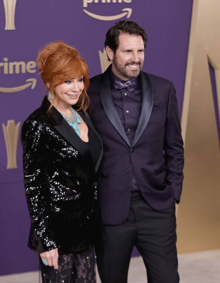 At 69, Reba McEntire wears transparent lace to 2024 ACM Awards, and everyone’s saying the same thing.