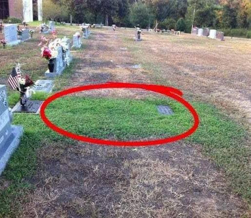 Stranger Keeps Secretly Visiting Soldier’s Grave, When Mom Finds Out ‘Why’ She Tracks Him Down…Check Comments..!