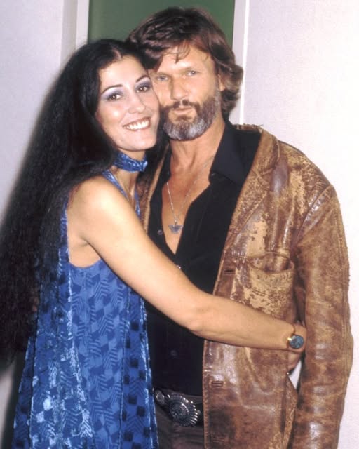 What happened to Rita Coolidge and what does she look like today? Kris Kristofferson and his ex-wife Rita Coolidge lost their second child after winning a Grammy in 1973 for “From the Bottle to the Bottom” 😢  Recent photos of Rita in the comments👇