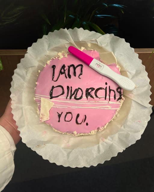 MY HUSBAND SENT ME A CAKE TO ANNOUNCE OUR DIVORCE — BUT WHEN HE DISCOVERED THE TRUTH, HE CAME CRAWLING BACK.  I was having a normal day at work until I received a delivery of a cake from the bakery where my husband worked. I thought it was such a sweet surprise, so I called my colleagues over to share the cake. The room FELL SILENT when I opened the box. In messy handwriting with chocolate cream, it said, “I AM DIVORCING YOU,” and A POSITIVE PREGNANCY TEST was lying on the icing.  Everyone knew my husband was a baker… and everyone also knew HE COULDN’T HAVE KIDS. My ears burned with embarrassment as my colleagues awkwardly left one by one. I stared at the positive test I had thrown in the trash at home that morning, unsure of what to do.  When I arrived home, my husband was pacing the floor, FUMING.  “TELL ME THE TEST ISN’T YOURS!” he demanded without greeting me. I shook my head.  “It is mine. Look, you have every right to walk away, but there’s one thing you need to know. ⬇️